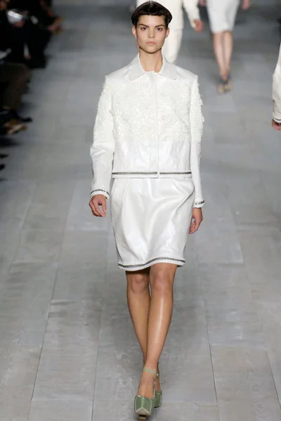 Look 10
